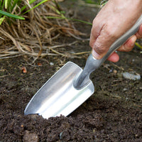 Tips For Selecting The Best Garden Trowel For Your Garden