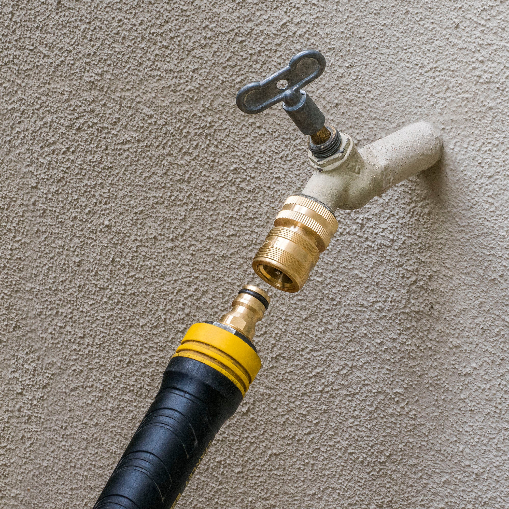 GORILLA EASY CONNECT MALE AND FEMALE GARDEN HOSE QUICK CONNECTOR SOLID BRASS LEAK PROOF 3/4 INCH GHT THREAD CORROSIVE RESISTANT WITH FEMALE THREADS